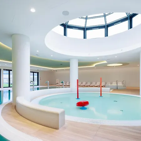 Prestige Z Dostępem Do Basenów,strefy Saun,jacuzzi - Pinea Pobierowo-sannel For Rent * Pobierowo